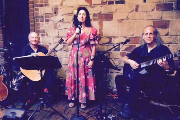 Pili with Pūlama at Le Bateau Ivre